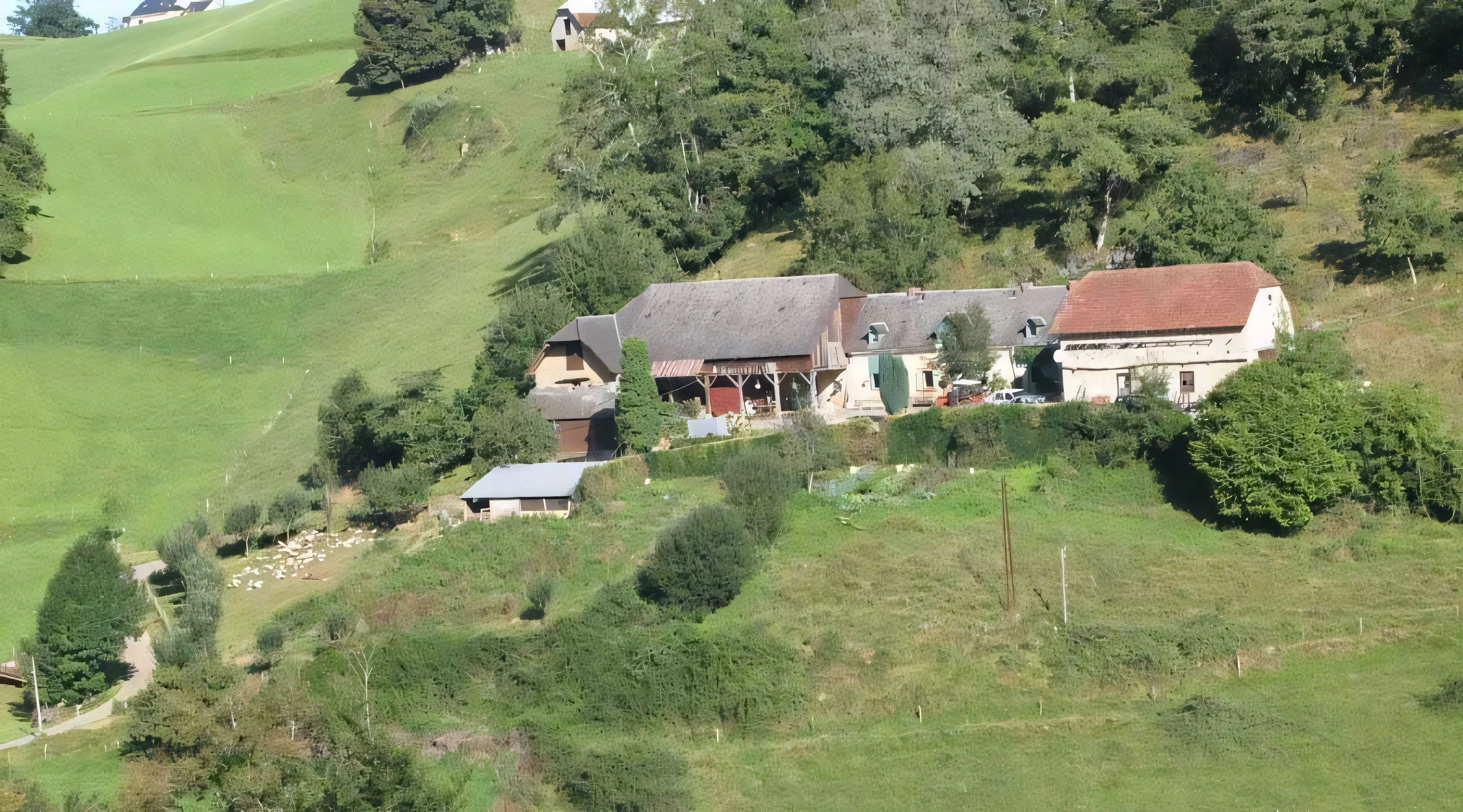 La ferme vue de loin